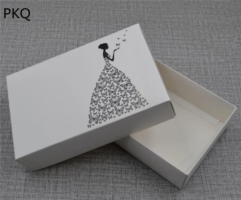 10st White Paper Wedding Gift Box Bride Printed Cardboard Paper Packing Box Bröllopsklänning Smycken Kläder Paket