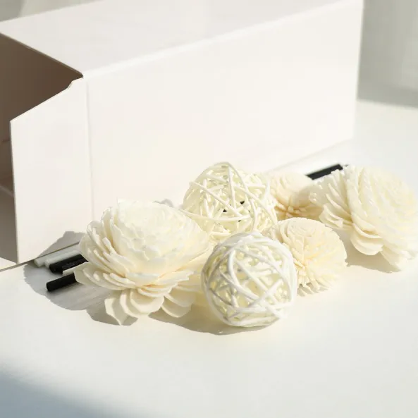Buen precio de fábrica hecho a mano decoración del hogar fragancia Perfume ratán 2,5 cm diámetro sola flor de madera con barra difusora de caña