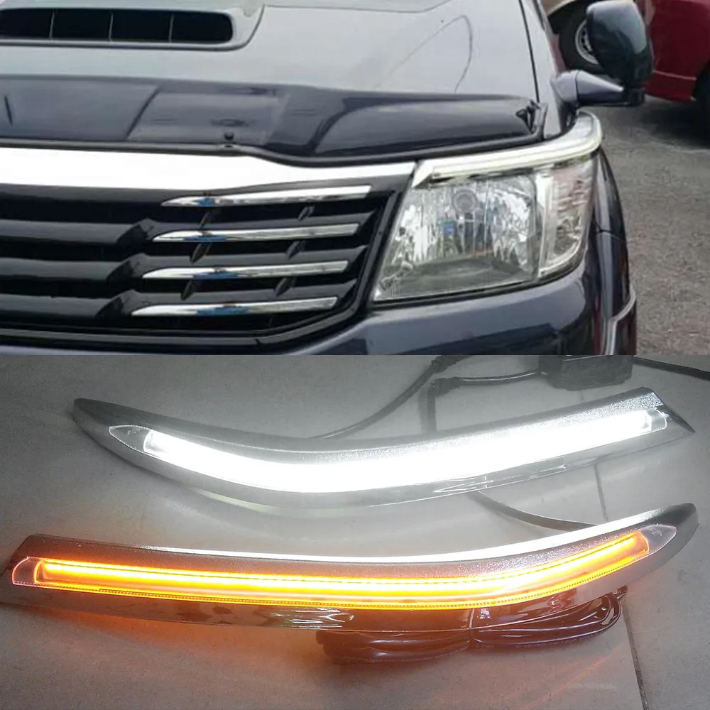 1ペアカーヘッドライト用トヨタヒルクヴィーゴ2012 2013 2014眉の装飾イエローターン信号リレーLED昼間のランニングライト