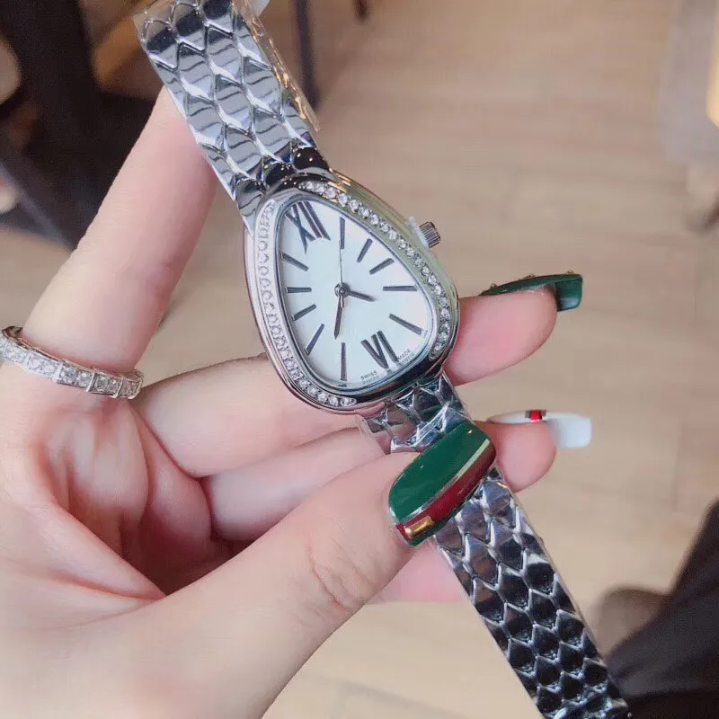 Montres de luxe pour femmes Top marque diamant cadran ovale robe femme quartz dame montre en acier inoxydable montres-bracelets pour dames fille 266K