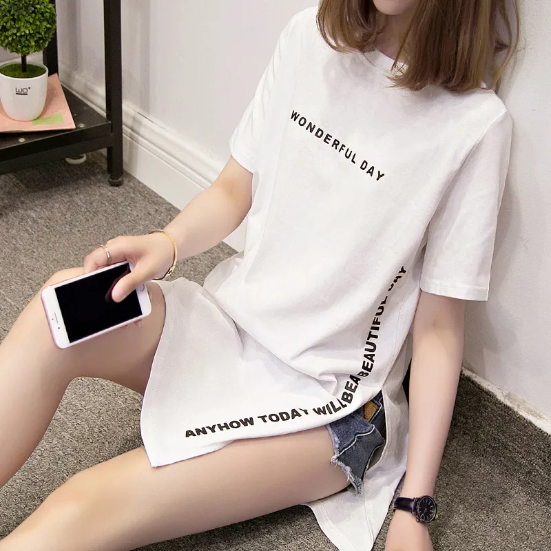 プラスサイズの素晴らしい日プリントロングTシャツ夏の女性の緩い半袖スリットフェムミトップスコットンTシャツ