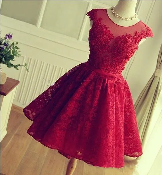 2019 Beaded Red Lace Short Prom Dresses Vintage Mini Lace Appliques Graduation Party Gowns Homecoming Dresses Knee Length Cocktail Dresses