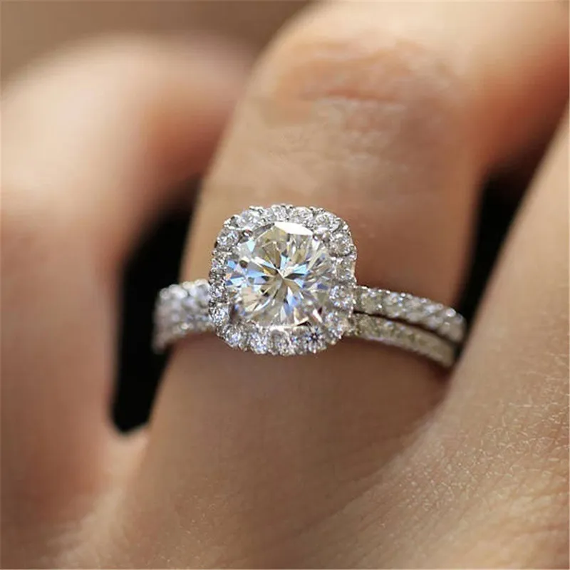 Huitan 2PC bruids ring met ronde briljante kubieke zirkoon prong instelling verjaardag engagement trouwringen voor vrouwen maat 5-12