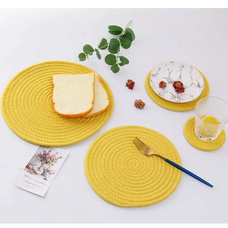 日本の編まれたテーブルマットの厚い綿ロープの耐熱性の絶縁シンプルさを飲むコースター鍋パッドダイニングテーブルマットHHA1158