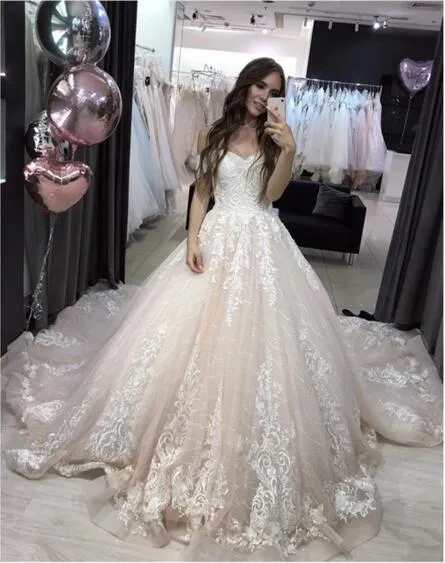 Bas prix dentelle formelle tissu hors de l'épaule robe de mariée avec Trains USA Boob Tube Top Design bouffée robe de bal robe de mariée