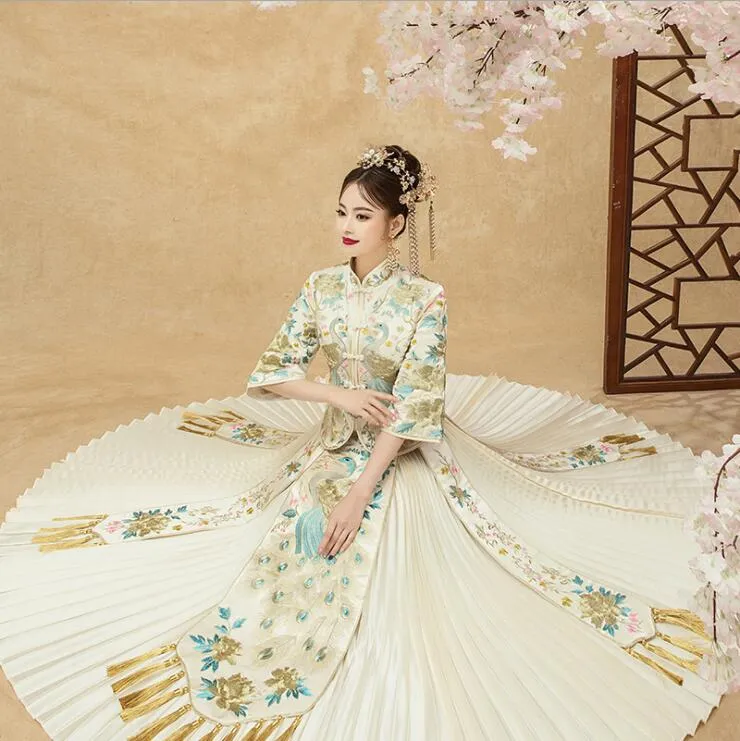 XiuHe Groom bridal Chinese Wedding Dresses bridal ancient traditional  costumes show Chinese wind XiuHe kimono wedding Chinese style dress