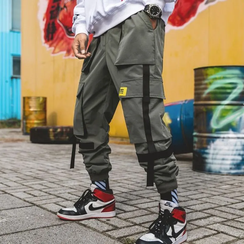 Buy Men's Solid Cargo Track Pants with Elasticised Waistband Online |  Centrepoint UAE