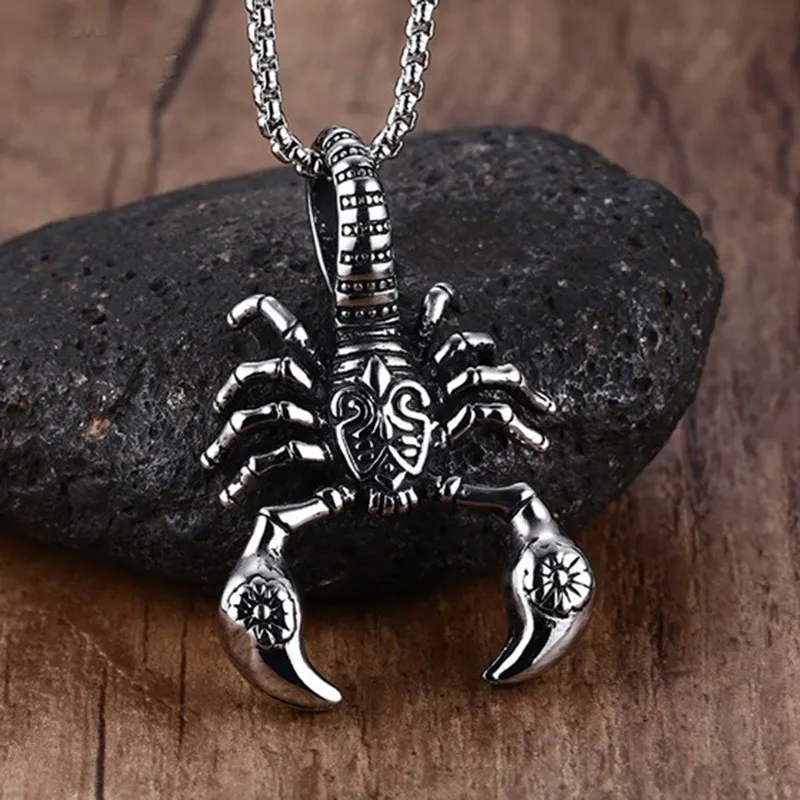 Beeindruckende Männer Tribal Scorpion King VERY VENOM Anhänger Halskette aus Edelstahl in Silberfarbe Schwarz Jungenschmuck mit 24"