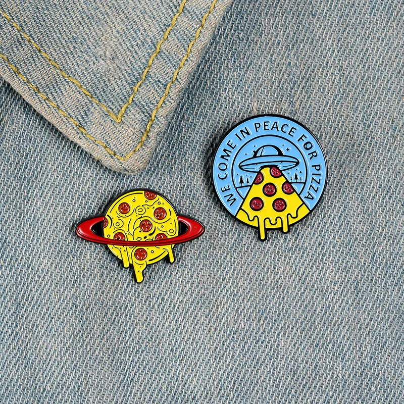 Alfileres de esmalte de pizza de queso de dibujos animados, broches de insignias redondas de planeta OVNI misterioso para mujer, sombrero, ropa, pin de solapa, regalos de joyería de moda para alimentos