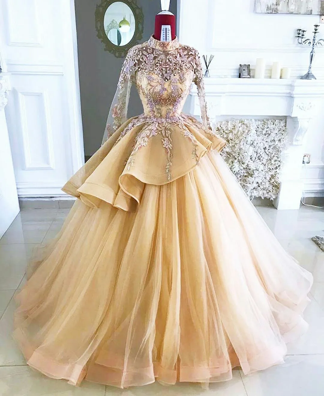 2020 Moda Suknie Wieczorowe Wysokiej szyi Długie Rękawy Koronkowe Aplikacje Koraliki Cekiny Prom Suknie Custom Made Sweep Pociąg Specjalna okazja Dress