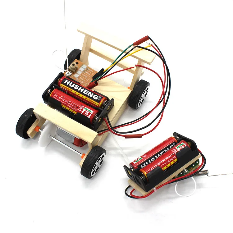 DIY Tecnológico em pequena escala Puzzle Bloco de brinquedos Bloco de brinquedos Carro de dois canais Fabricante de carros de controle de carro
