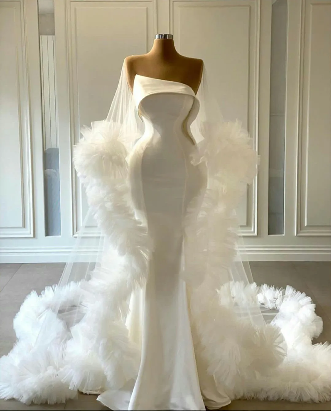 Custom-made Elegant Mermaid one shoulder evening dress with Puffy Tulle Cape for Prom and Formal Parties