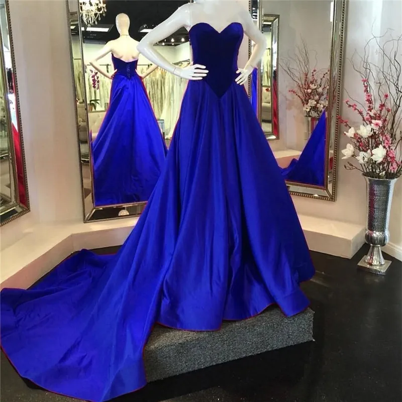 Vestiti online eleganti stretti