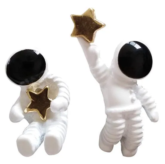 Koreansk mode kreativ nette design stjärnhimmel rymdstjärna studs asymmetrische astronaut stud ohrringe mode örhängen frau schmuck gfit