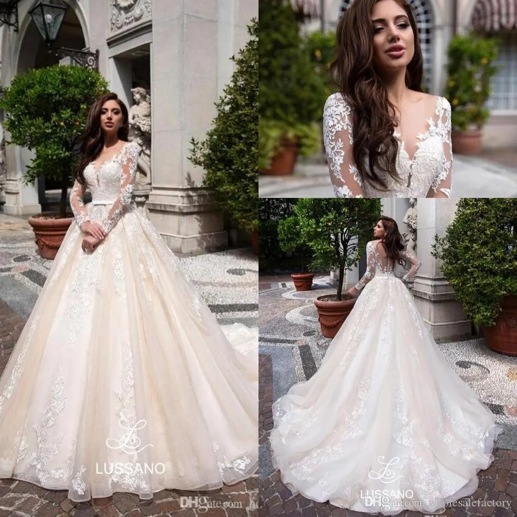 Magnifique Dentelle Plus La Taille Une Ligne Robes De Mariée Manches Longues Tulle Illusion Retour Applique Tribunal Train Robe De Mariée Robes De Mariée Vestidos