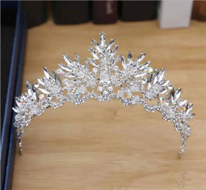 Cheap Shiny Party Tiara Clear Crystals King Queen Crown Wedding Bridal Crowns Costume Art Deco Princess Performance Tiaras Head Pi213B