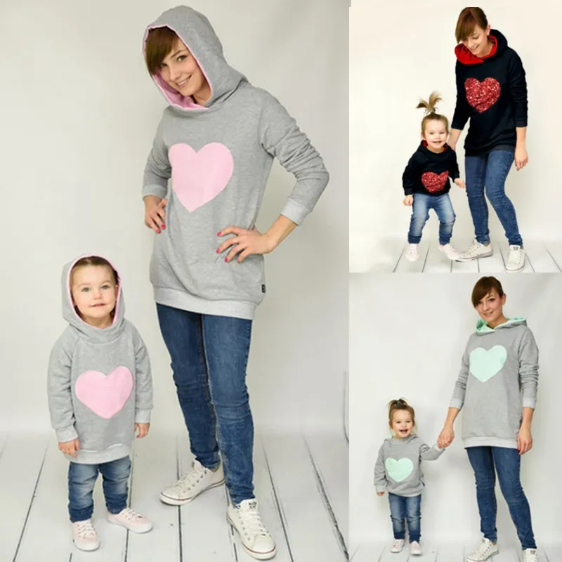 Ropa familiar a juego Corazón Impreso Madre Hija Sudaderas con capucha Mamá Niñas Sudadera a juego Adulto Niños Trajes 5 Diseños Opcional DHW2140