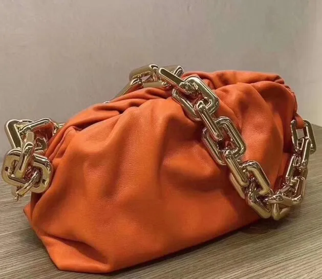 Novo conjunto de bolsas de noite em forma de nuvem bolsa de nuvem com embreagem de corrente grossa bolsa feminina bolsa de couro genuíno com clipe bolsas tiracolo