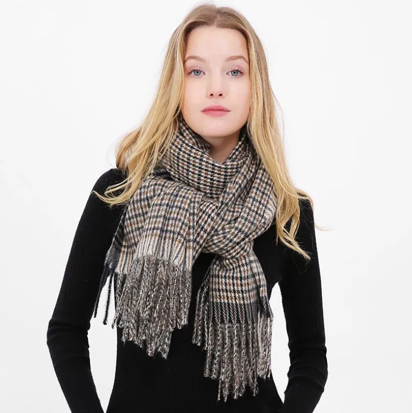 新しい高級格子縞のスカーフ冬のファッションの暖かい柔らかさデザイナースカーフ太いかわいいレディーススカーフ送料無料