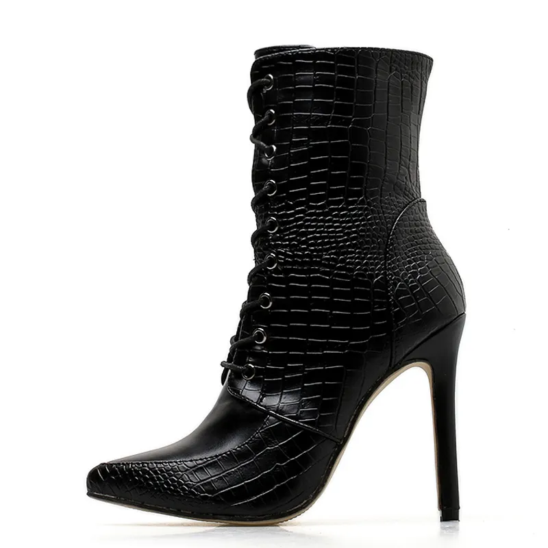 Vente chaude-bottines pour femmes printemps et automne chaussures à talons hauts en cuir artificiel chaussures à bout pointu en dentelle. XZ-109