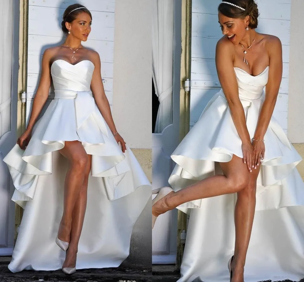 Nowe sukienki ślubne o wysokiej niskiej Boho 2022 Koronki bez ramiączek w górę Hi-Lo skromne suknie ślubne plażowe liniowe Vestido de novia tanie 3038