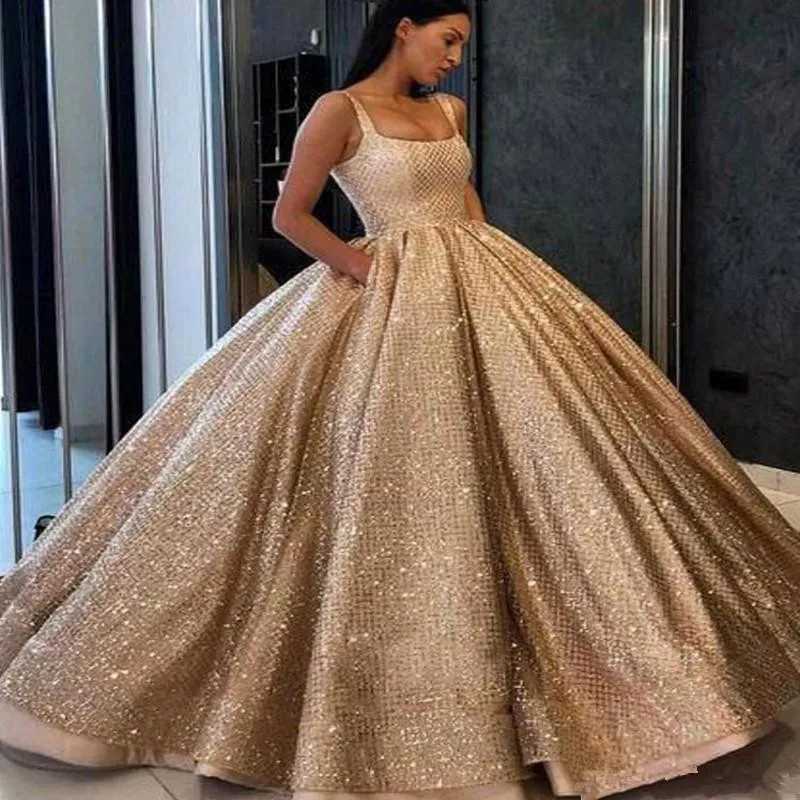 Guld Sequined Gorgeous Ball Gown Quinceanera Klänningar Spaghetti Straps Golvlängd Beaded Prom Dress Sweet 16 Vestidos 15 Anos