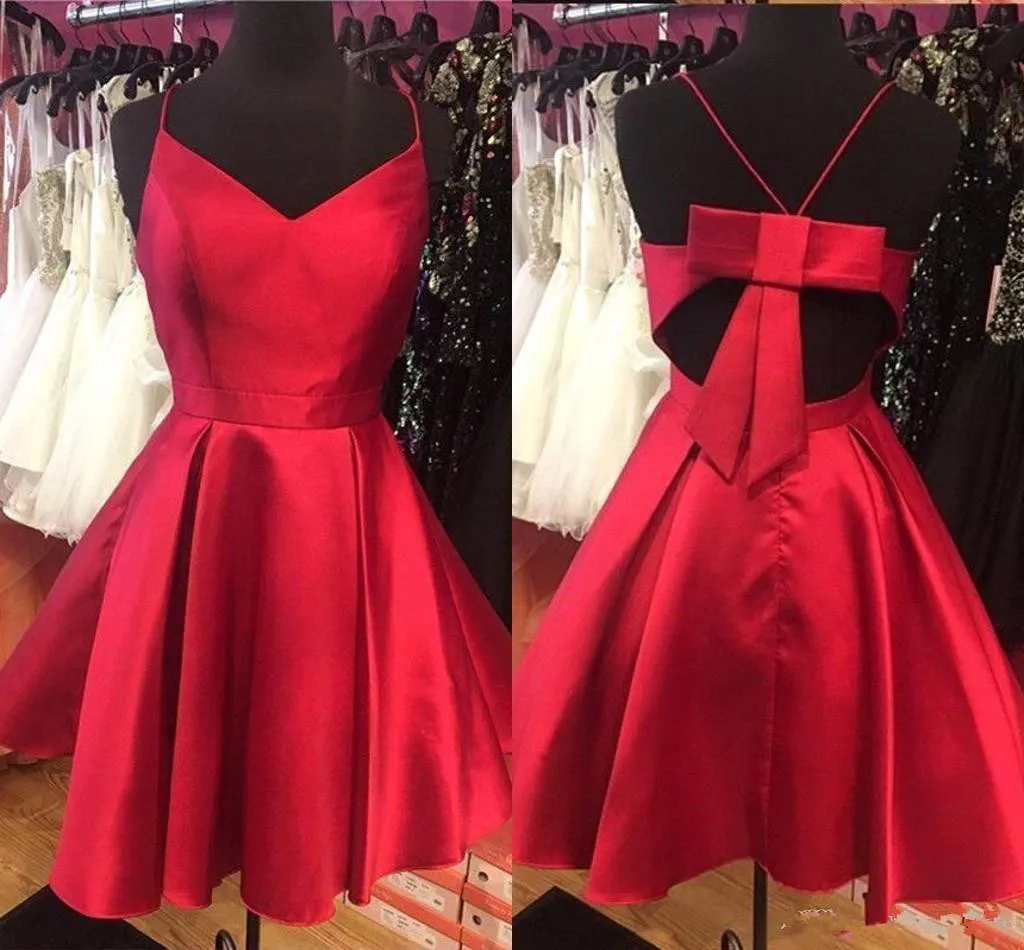 Simples Projetado Vermelho Curto Homecoming Vestidos Uma Linha de Cinta De Espaguete Criss Cross Backless Mini Cocktail Vestidos de Formatura Para Adolescentes BC2464