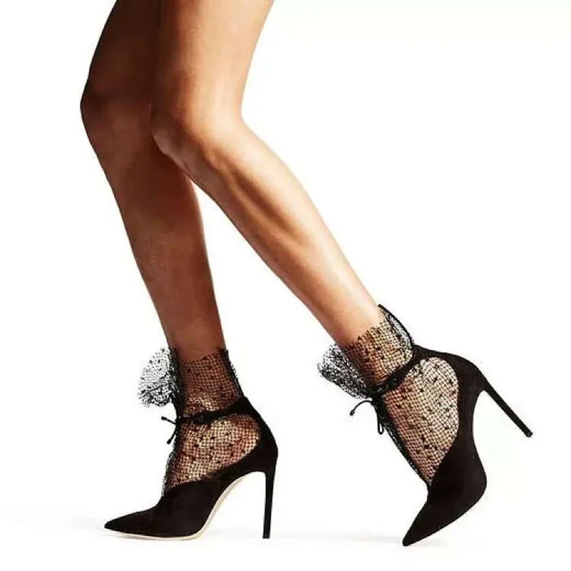 Gratis frakt 2019 Ladies Sheepskin Suede Spets Pillage Point Toes Wedding 9cm High Heel Hollow Out Sandals Short Boots Shoes Black 34-40