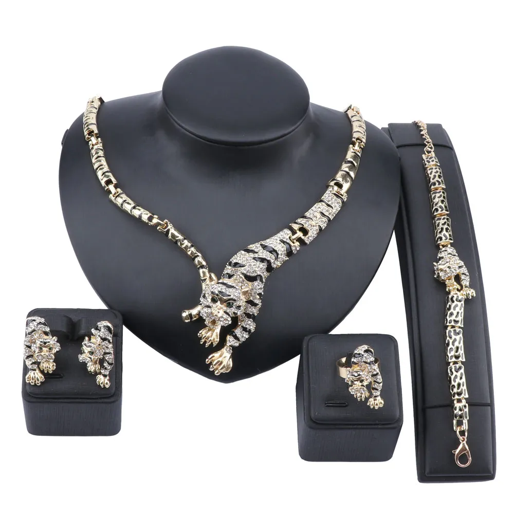 Exquisite Dubai Gold Tiger Crystal Sieraden Set Luxe Nigeriaanse Vrouw Trouwkostuum Ontwerp Ketting Oorbel Ring Armband Set