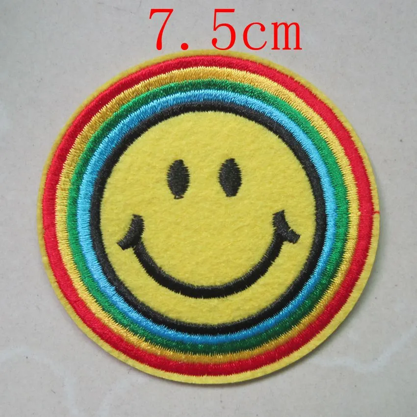 Прямые наклейки на наклейки на прямые продажи для одежды 20 ПК Смайливое лицо Retro Boho Hippie 70S Fun Smile Applique Iron-On Patch335w