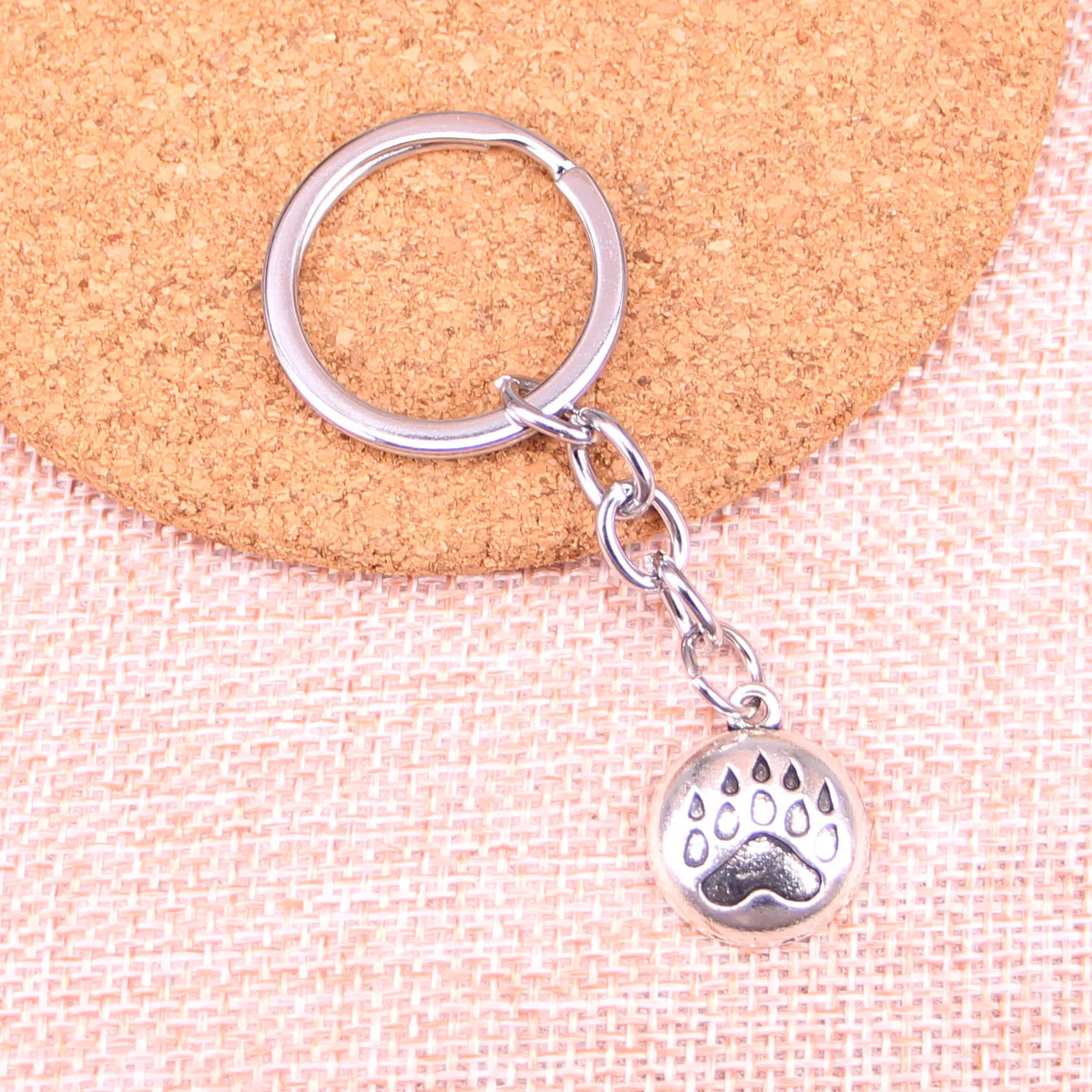 New Keychain 19*17mm Bear Paw Pendants DIY 남자 자동차 키 체인 링 홀더 키링 기념품 보석 선물