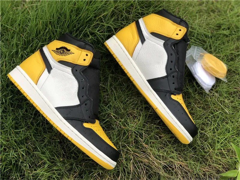 Air jordan 1 deals yellow toe 2019