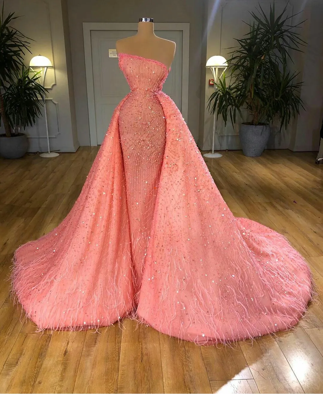 Luxury One Shoulder Evening Dresses Lace Beads Sequins Feather Overskirt Prom Dress Custom Made Mermaid Formal Party Gowns