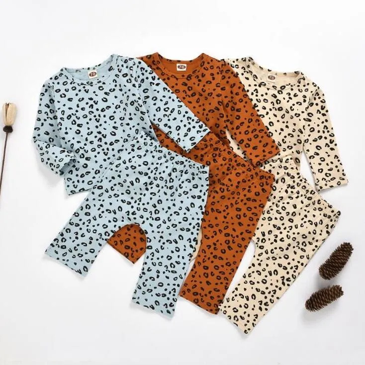 Crianças roupas bebê leopardo impresso vestuário camisola conjuntos de verão meninas de manga comprida camisas calças terno Primavera Payamas Homewear Sleepsuits CYP639