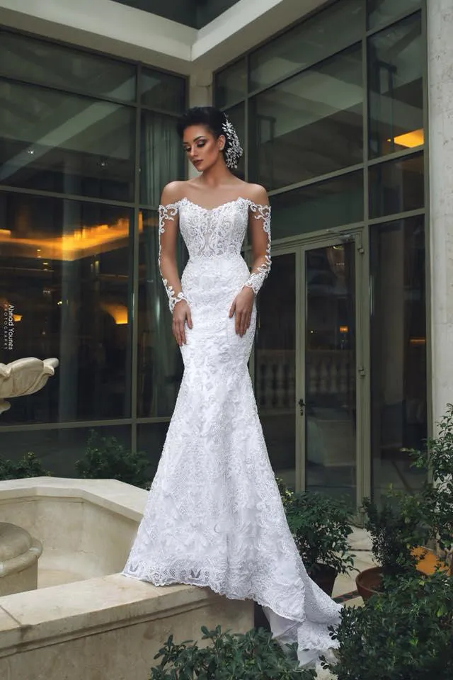 Abiti da sposa a sirena in pizzo a maniche lunghe con spalle scoperte sexy con strascico staccabile Applique di lusso in rilievo Dubai Abiti da sposa arabi224P