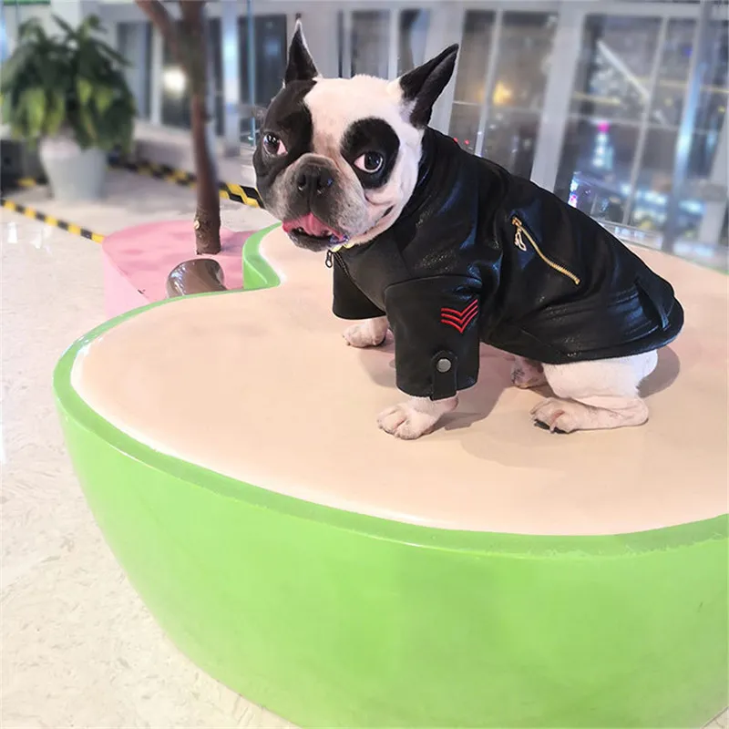 Mode Läder Dog Ytterkläder Röd Plaid Hundrock Populära Zipper Pet Jacket Pu Teddy French Bulldog Apparel Street Coat