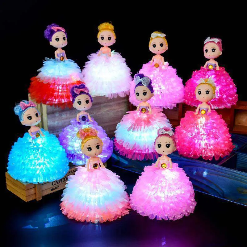 Kreativ Kawaii Flashing Confused Puppen 18cm Kunststoff Bunte leuchtende Lichter Puppe spielen Niedlich Rock Prinzessin Spielzeug L524