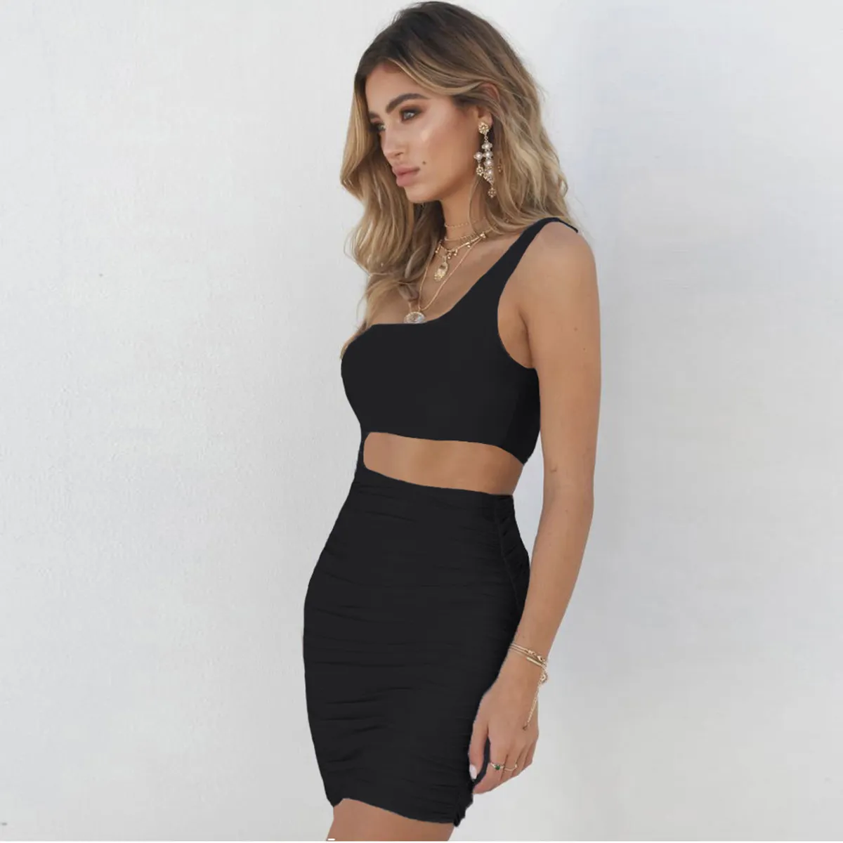 Sloping One Shoulder Dress Hollow Bodysuit Hip Wrap Dresses Bare Midriff Mini kjol Bodycon Fashion Women kläder will and Sandy kläder