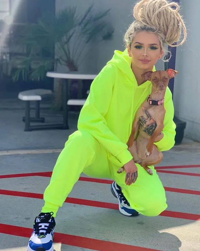 Womens Fluorescent Green Tracksuit Set With Hoodie And Green Pants Outfit Sweatshirt And Sweatpants For Sports And Casual Wear From Cinda02 17.51 DHgate.Com