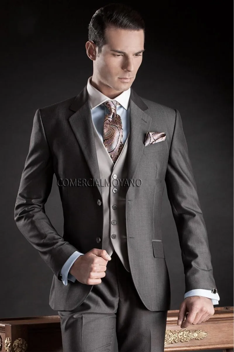 Mode Grijze Bruidegom Tuxedos Notch Revers Groomsmen Mens Trouwjurk Uitstekende Man Jacket Blazer 3 Stuk Suit (Jas + Broek + Vest + Tie) 923