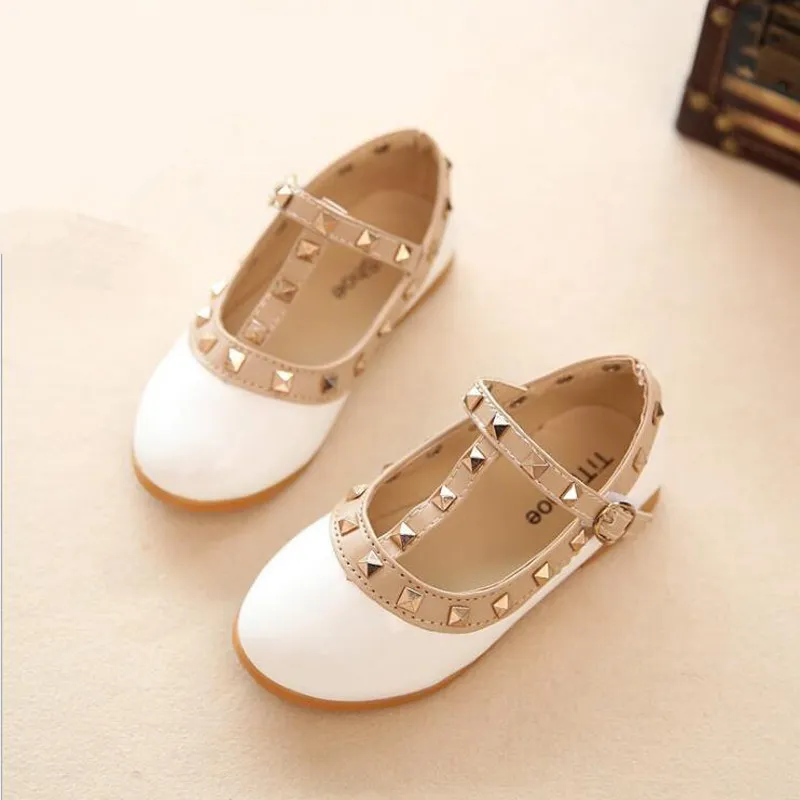 2019 neue Mädchen Sandalen Kinder Leder Schuhe Kinder Nieten Freizeit Turnschuhe Heißer Mädchen Prinzessin Tanz Schuhe Low-ferse Kinder sandalen