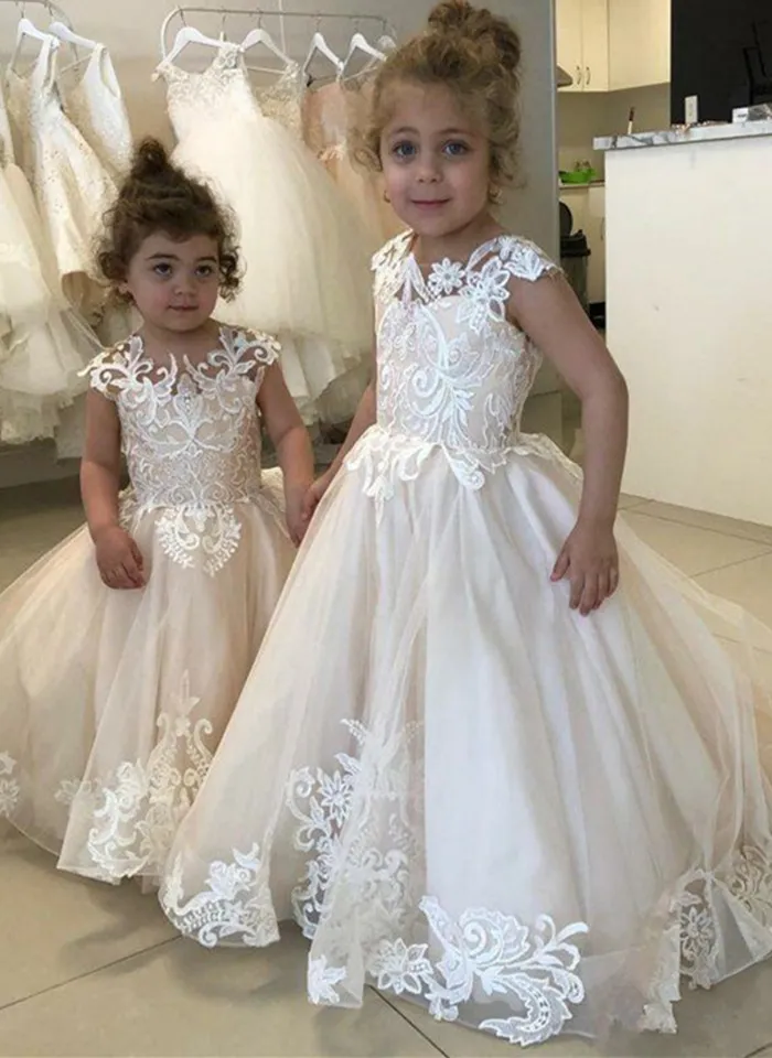 Belles robes de demoiselle d'honneur en dentelle sans manches pour les mariages petites filles robes de reconstitution historique de première communion