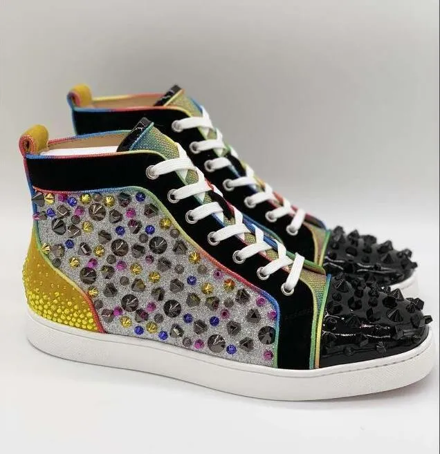 Zapatillas de deporte con de moda brillante pinchos de fondo rojo Hombres Mujeres