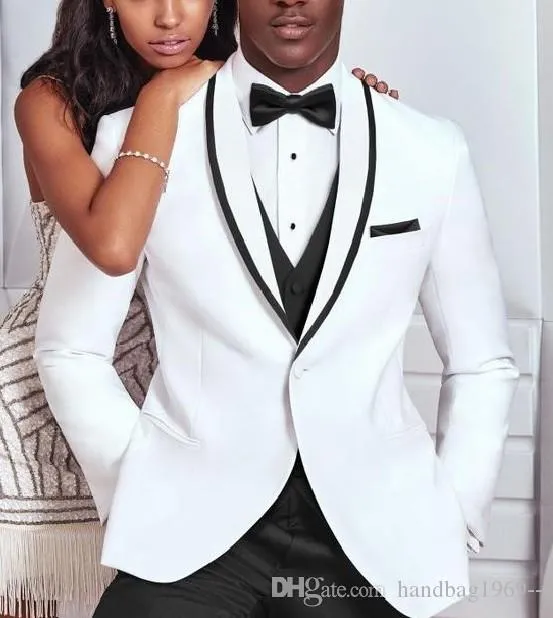 Yeni Gelenler Bir Düğme Beyaz Damat smokin Şal Yaka Groomsmen Sağdıç Mens Düğün Suit (Ceket + Pantolon + Vest + Tie) D: 131