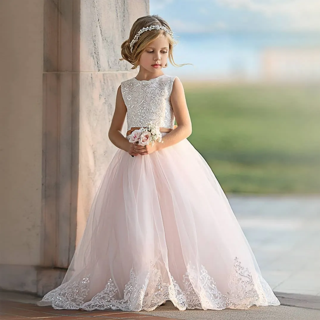 Sparkly Koronki Appliqued Flower Girl Sukienki na ślub Klejnot Neck linia Cekinowe Suknie Pagewne Sweep Sweep Tulle First Communion Dress