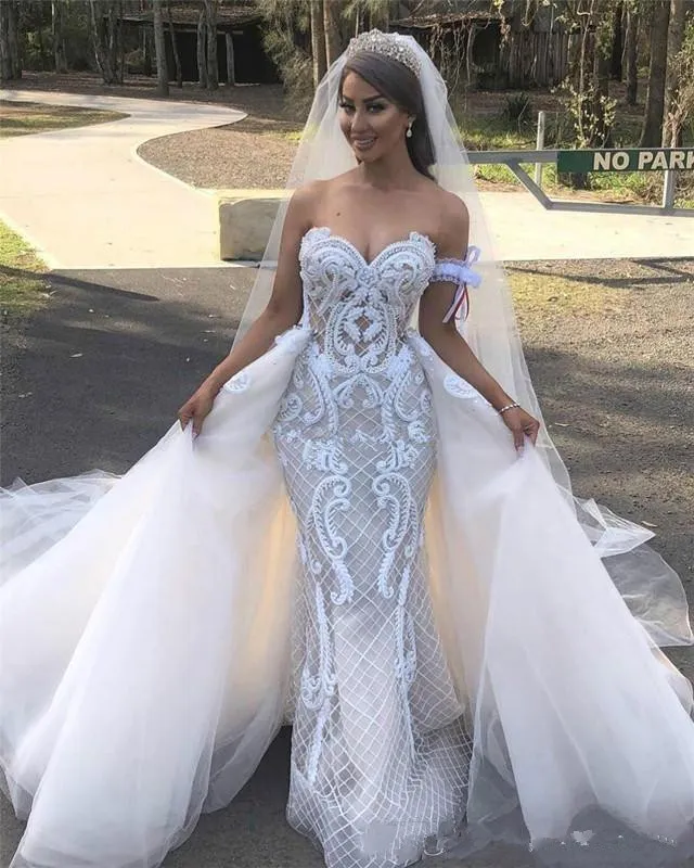 Plus size wedding hotsell dress with detachable skirt