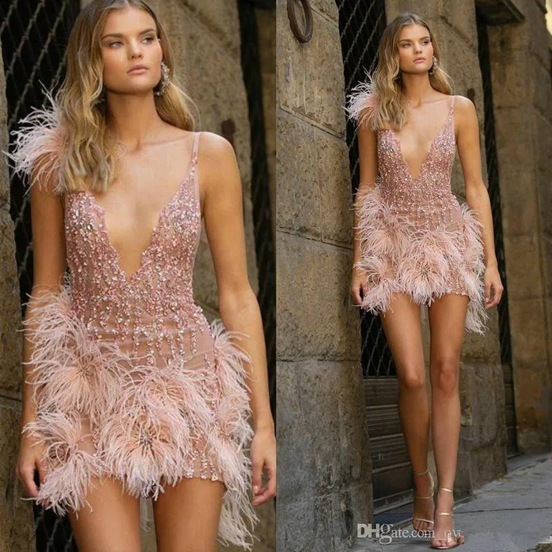 Berta Pink 2019 robes de cocktail courtes avec plume scintillante perlée col en V profond robes de soirée de bal robe de soirée