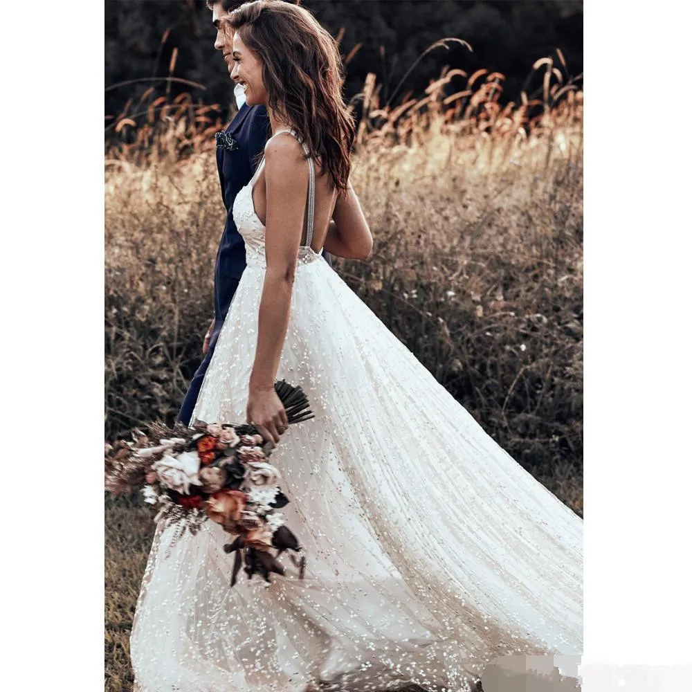 2019 bohemian fala ślubna suknie ślubne spaghetti dekolt bez pleców ślubny suknie ślubne plażowe Tiul Country Wedding Sukni