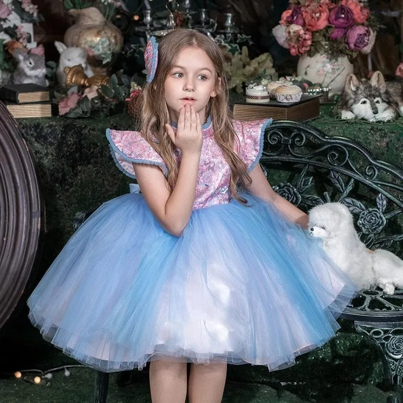 Princesa Vestidos cortos de niña de flores Mangas de capa Apliques de encaje Vestido de desfile para niñas Volantes escalonados Vestido de primera comunión para niños baratos