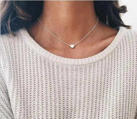 Bijoux transfrontaliers euro-américains collier Baitao Simple et délicat en alliage coeur de pêche collier clavicule Simple 60 pcs/lot W961